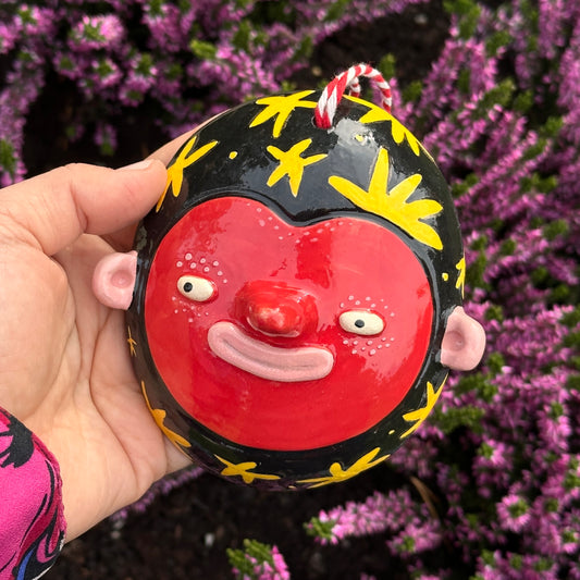 Miniaturowa maska na ścianę