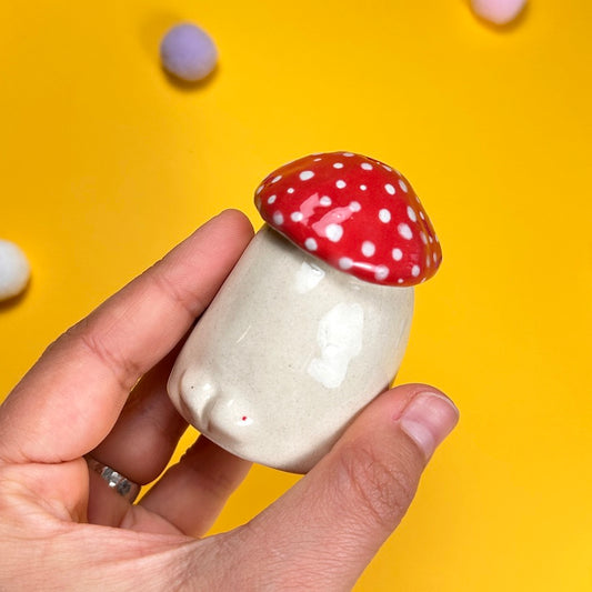 Miniature incense holder “Fly agaric with a little butt”